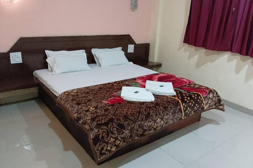 Sunset Villa Hotel in Maharashtra