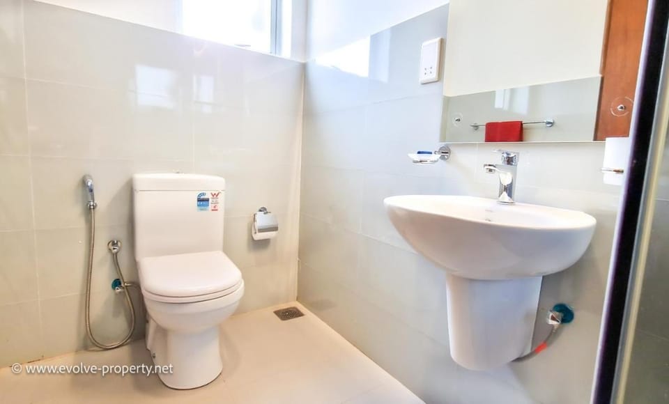 Luxurious 2 bedroom apartment - Ariyana Resort Apartments -Athurugiriya Apartment in Western Province