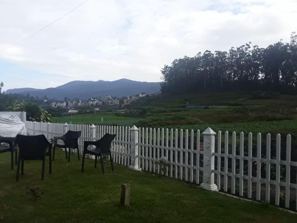 Moonplain Bungalows Bed and Breakfast in Nuwara Eliya