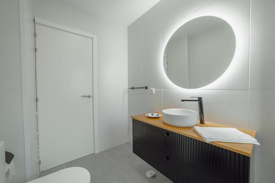 Crystal Palace Garden Stylish Apartment by Vacationy Apartment in Porto