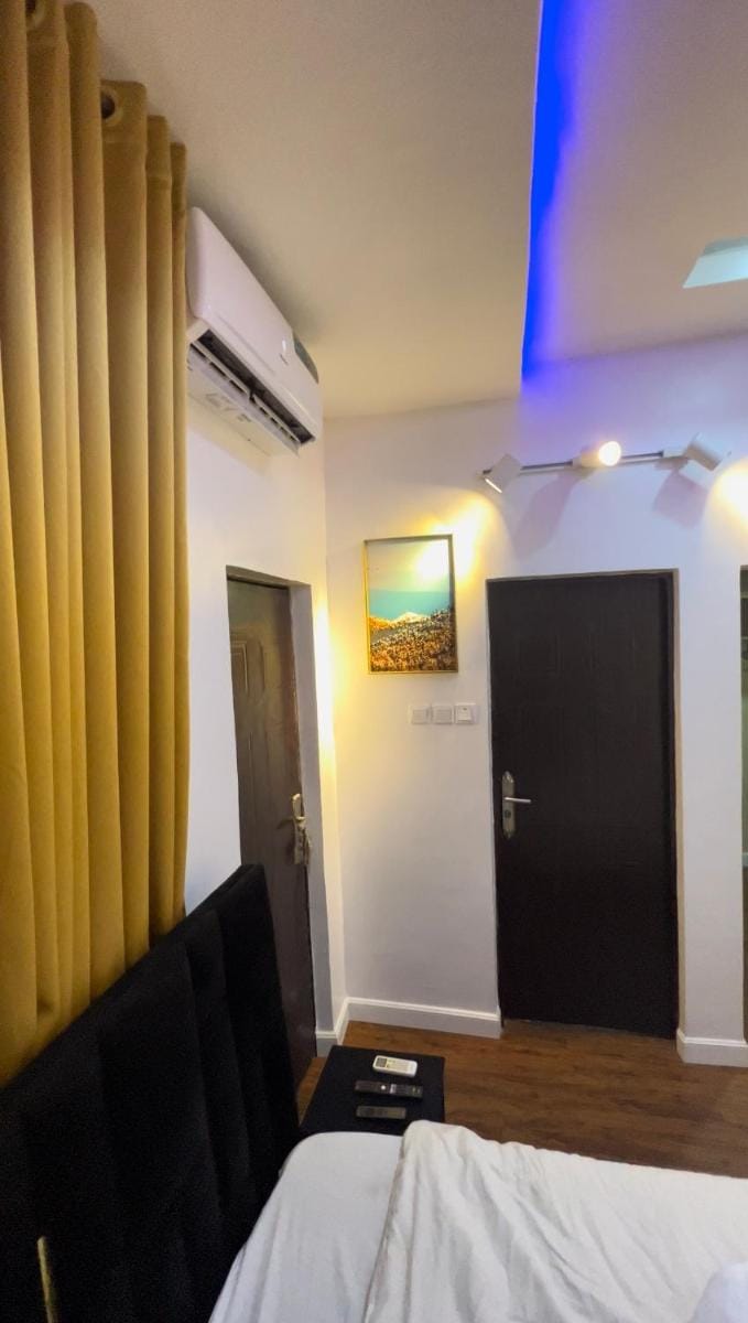 Lustro Serviced studio apt - central yaba Apartment in Lagos