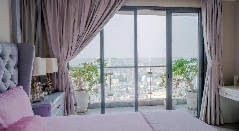 High Rise Beautiful 2BR Apartment Central Saigon Apartment in Ho Chi Minh City
