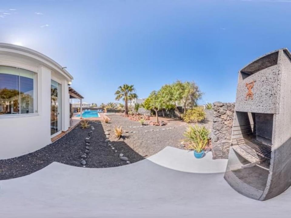 VILLA MARINA DELUXE SPA POOL **** Apartment in Isla de Lanzarote