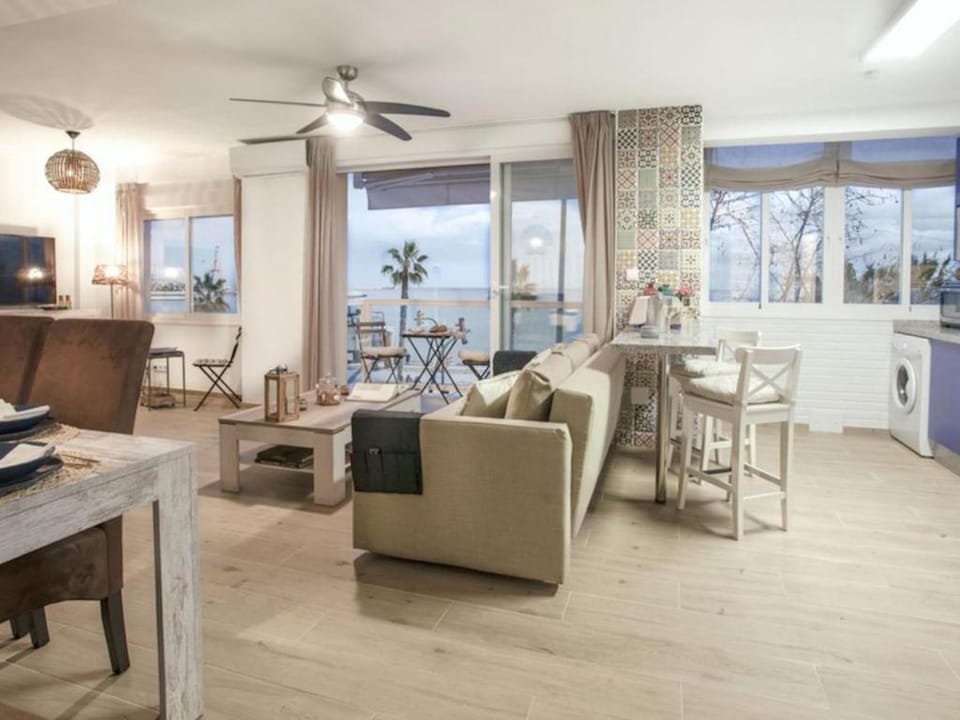 Mendoza with terrace Apartment in Malaga