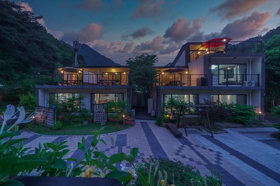 Hadong Ggum Pension Bed and Breakfast in South Korea