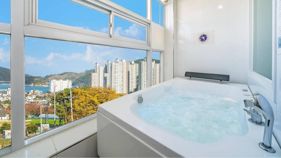 Geoje Forest-Morning Spa Pension Bed and Breakfast in South Korea