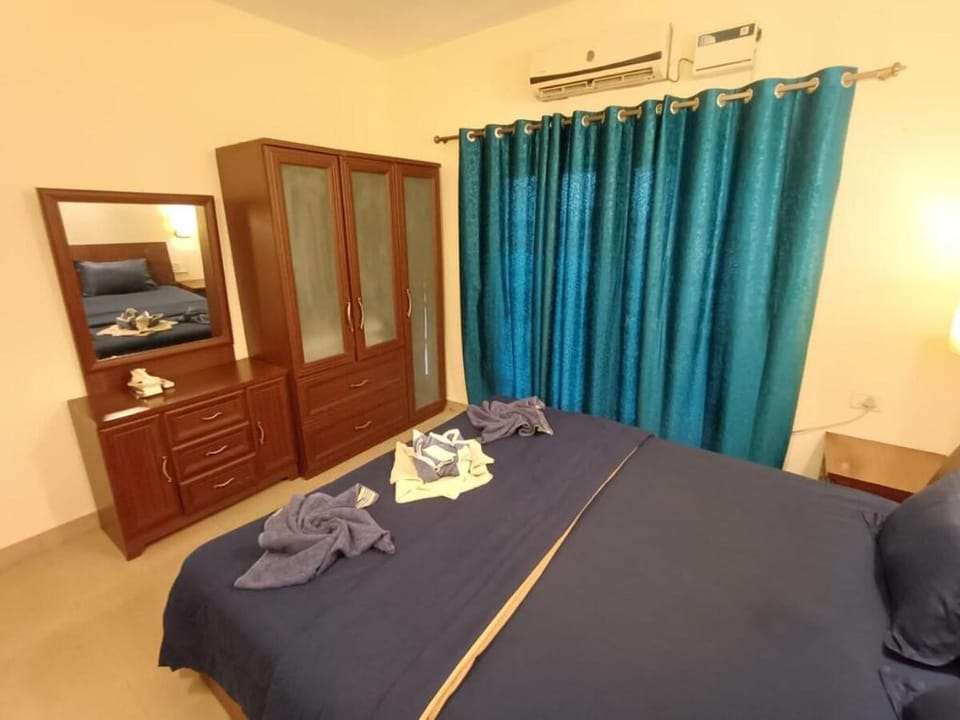 1BHK5 AC 100MBPS WiFi WM BackUp Candolim Homestay Apartment in Candolim