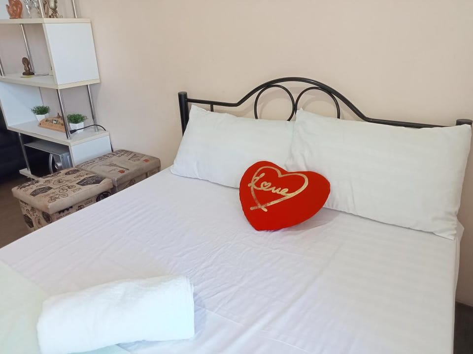 Neopolitan Fairview QC Condo good for couple Apartment in Quezon City