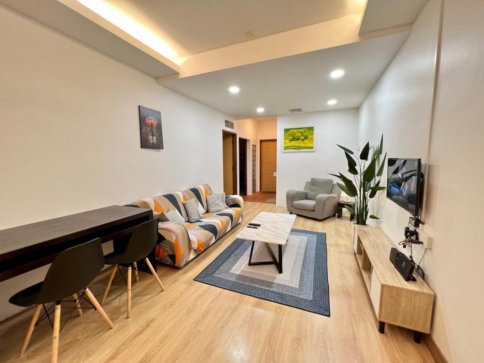 DeMUJI2 8PAX CentralTown in AirPutih, Netflix, AC Vacation rental in Pahang, Malaysia