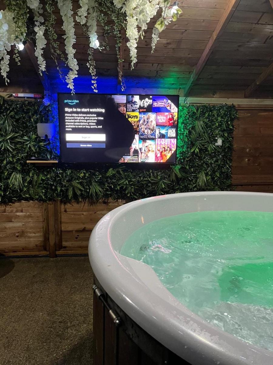 Escape To Our Hot Tub Oasis Vacation rental in Rhosyr