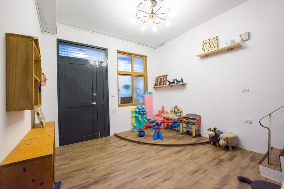 Hide Cats Bed and Breakfast in Kaohsiung