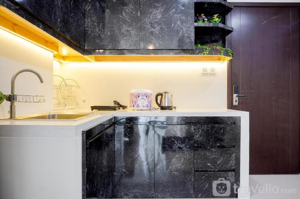 Nice & Comfort 2BR at Daan Mogot City By Travelio Apartment in Jakarta
