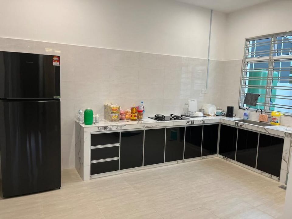 Black Homestay Kluang Xiao Hei Minsu · Er Vacation rental in Johor
