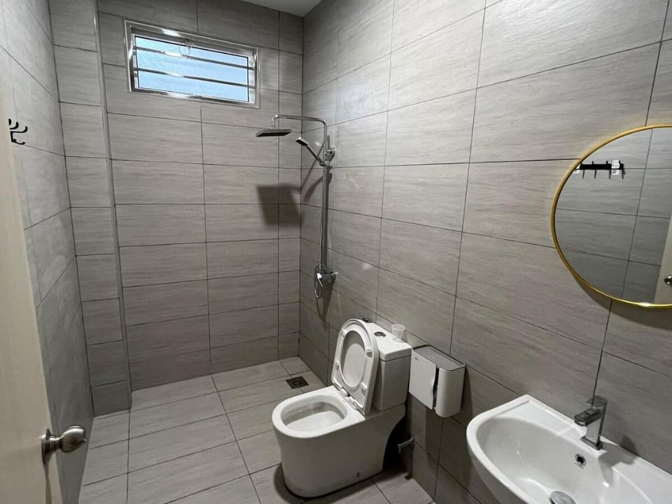 Black Homestay Kluang Xiao Hei Minsu · Er Vacation rental in Johor