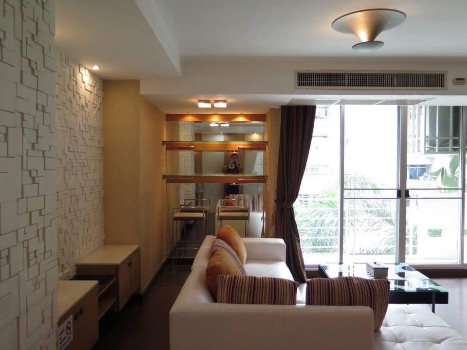 Entire house - 4B-Lovely 2 Bedrooms Bangkok Downtownbtsmrtboat Apartment in Bangkok