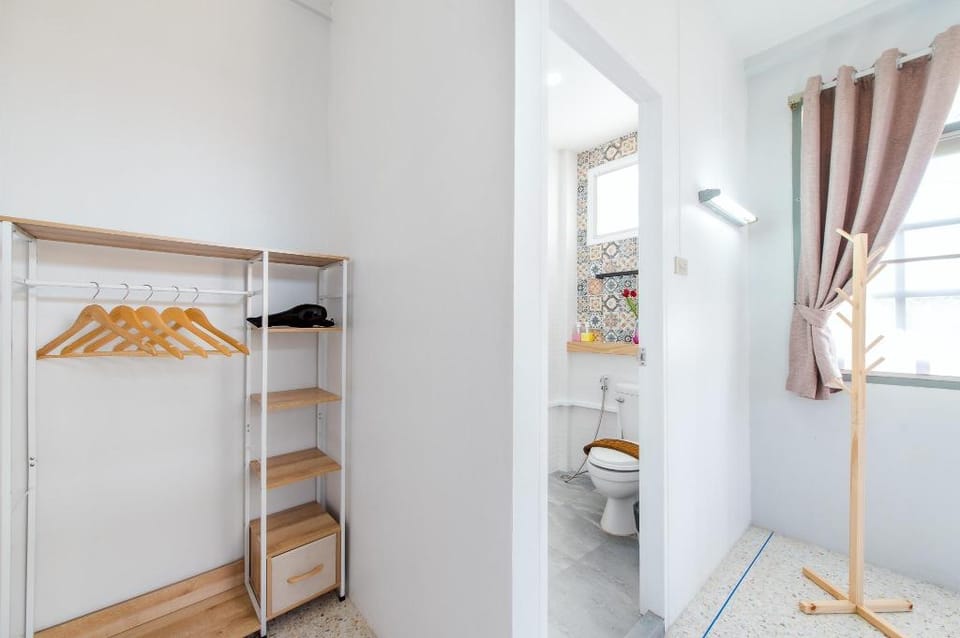 Beach Block No.5 Hostel (Standard Room A2) Apartment in Nong Kae