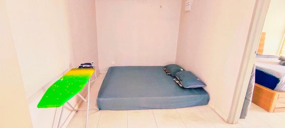Taman Desa Baiduri Kulai Guarded House 49 4R11P Vacation rental in Johor