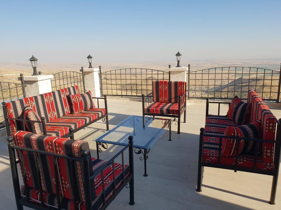 Mardin tarihi ulu Cami yanı,  Kale divan konağı  Villa in Turkey