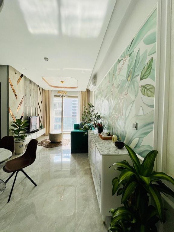 Luxury 2 King BD 2 BA Infinity Pool & Gym Apartment in Ho Chi Minh City