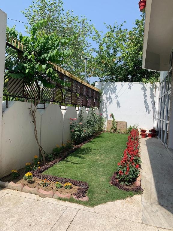 Modern Minimalist Apartment in Lucknow
