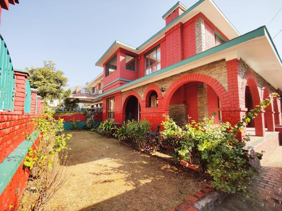 Cosy Homes Rajpur Road Near GRD College  Vacation rental in Dehradun