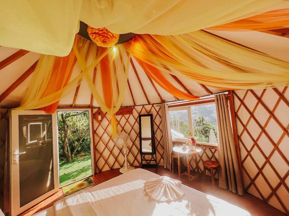 Mộc Glamping and Ecohouse Luxury tent in Dalat