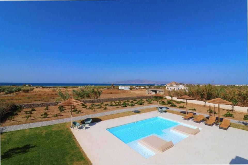 Villa Sarah, Panoramic Sea Views, Private Pool. Villa in Naxos, Naxos and Lesser Cyclades, Greece