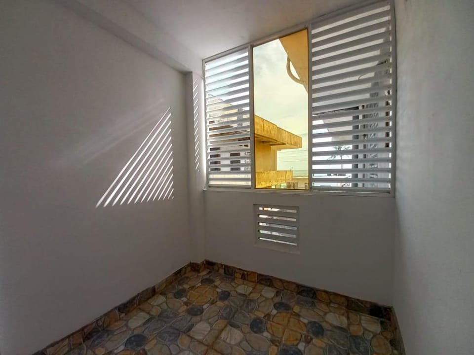 Glance Beach Ahangama. Get the surfboard in hand. Apartment in Ahangama