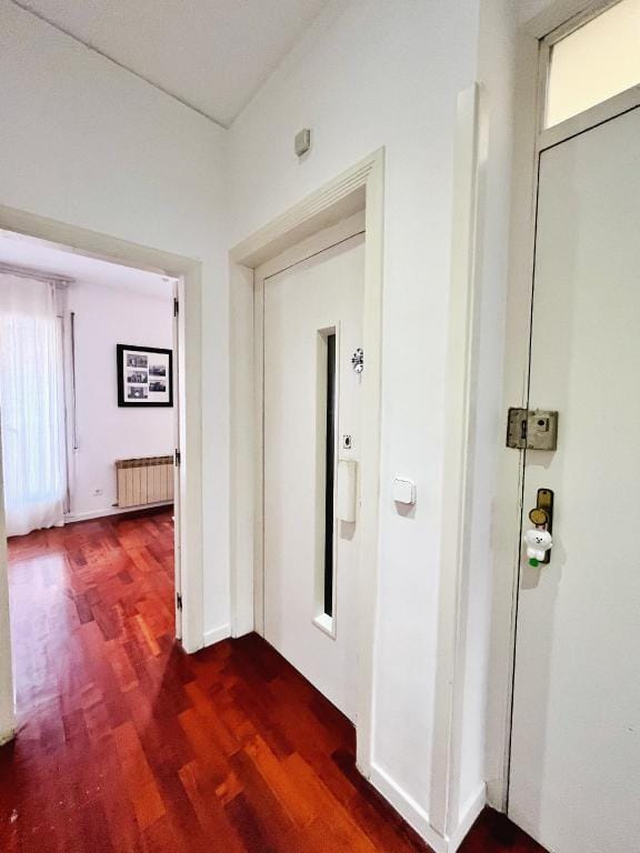 Spacious Private Room in Vila de Gracia Apartment in Barcelona