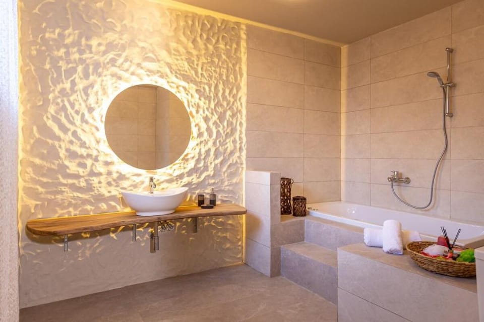 Sandy Suite ★ Jacuzzi - 10min walk Ipsos beach ★ Apartment in Corfu, Greece