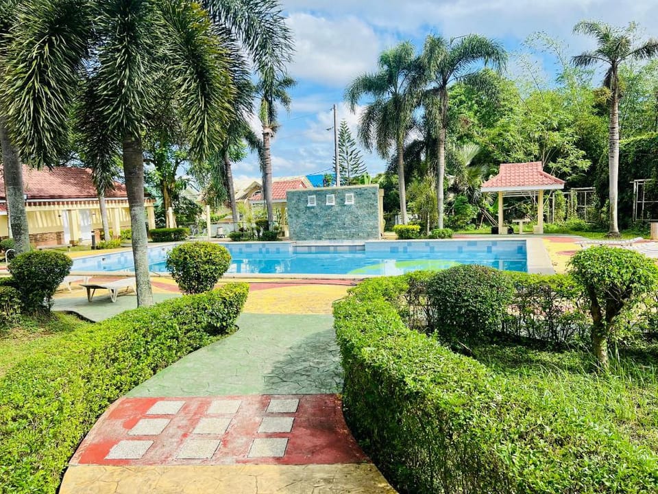 Awesome 2 Bedroom, Living Room & Kitchen Vacation rental in Calabarzon