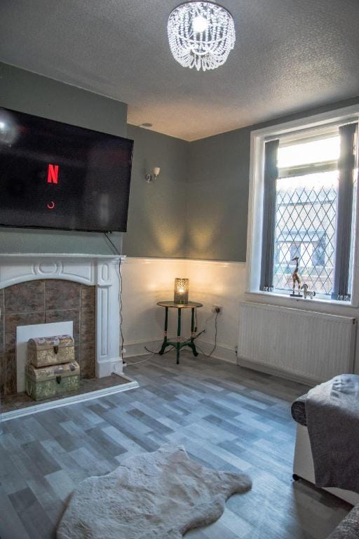 Hayy Springbank 2-Bed Home with Comfort & Space Vacation rental in Huddersfield