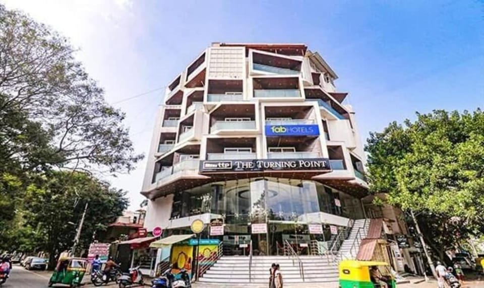 FabHotel Turning Point - Nr. Ulsoor Lake Hotel in Bengaluru