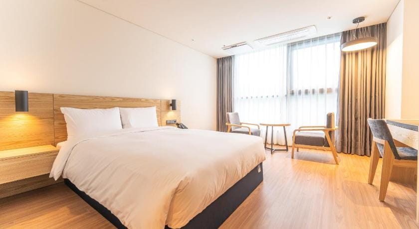 Busan Grand Moment Hotel in Busan