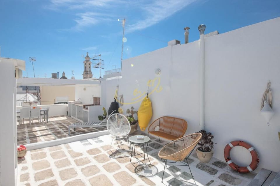 TD Casa Altomare w/ Terrace Over Historic Center Apartment in Apulia