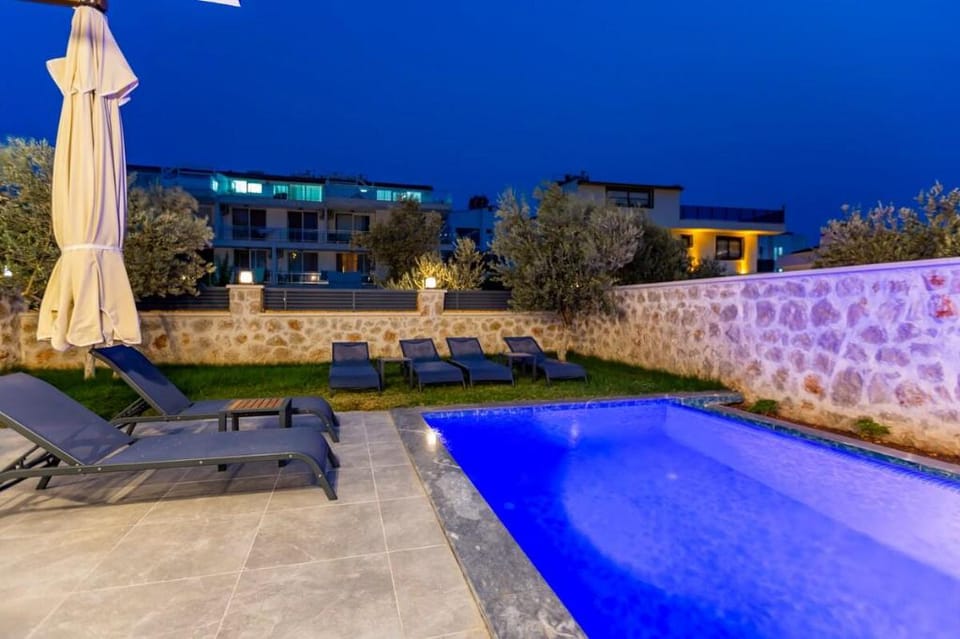 Merkeze Yakın Özel Havuzlu Lüks Villa Villa in Kalkan Belediyesi