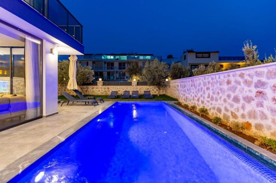 Merkeze Yakın Özel Havuzlu Lüks Villa Villa in Kalkan Belediyesi