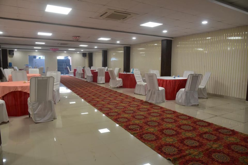 Hotel Neelansh rooms and banquet  Apartment in Lucknow