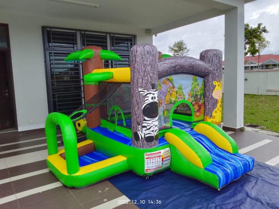 Desaru Recreation House Billiard/Netflix/Dart/BBQ Vacation rental in Johor
