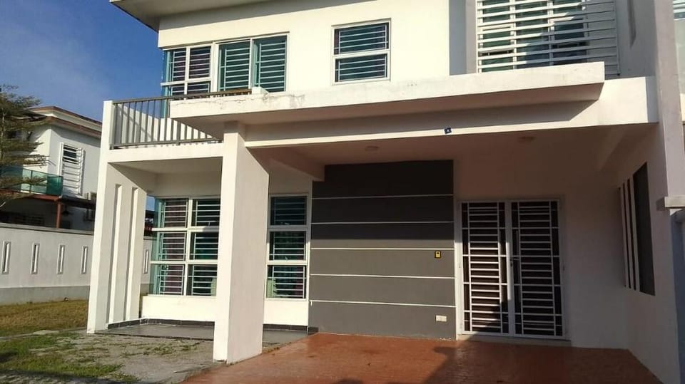 Desaru Recreation House Billiard/Netflix/Dart/BBQ Vacation rental in Johor