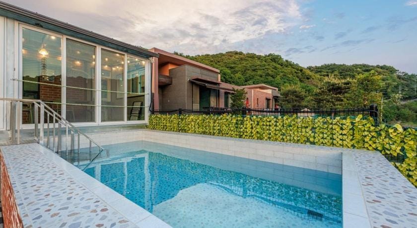 Yeoncheon Bowbow Aegyeon Pension Bed and Breakfast in Gyeonggi-do
