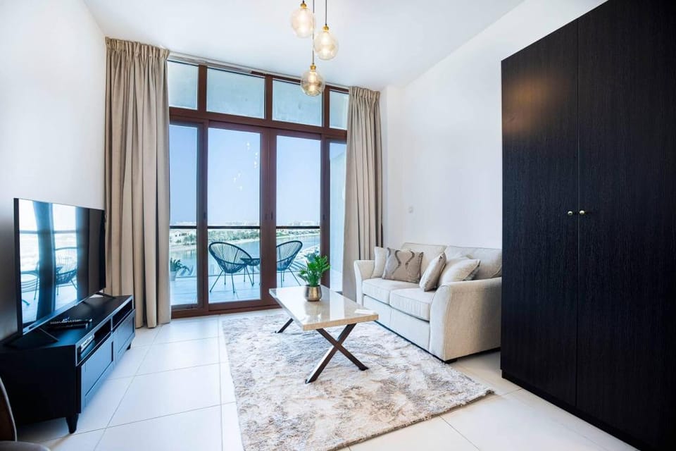 Palm Views East Lovely View Luxury Furnished Apartment in Dubai