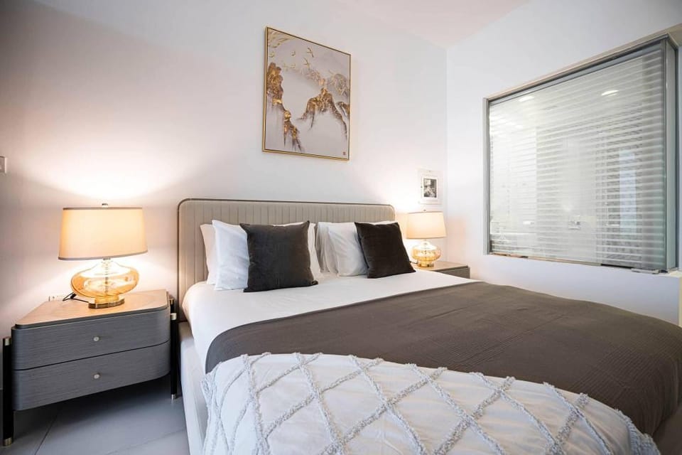 Palm Views East Lovely View Luxury Furnished Apartment in Dubai
