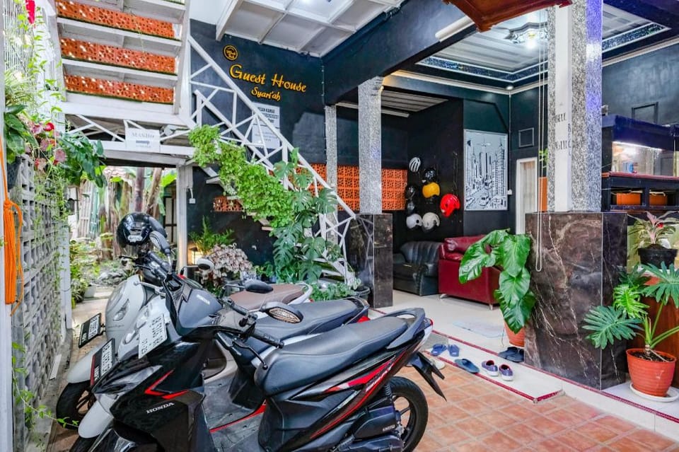 RedDoorz Syariah near Stasiun Wates Bed and Breakfast in Special Region of Yogyakarta