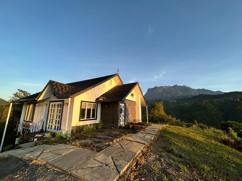 Hounon White Chimney Cottage Mt Kinabalu view Villa in Sabah