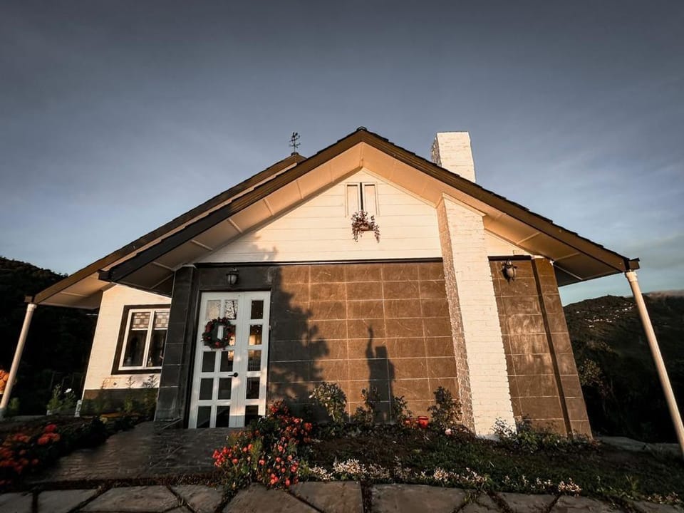 Hounon White Chimney Cottage Mt Kinabalu view Villa in Sabah
