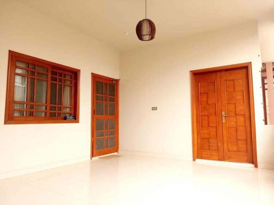 Adorable 3-bedroom vacation house near KDA market. Vacation rental in Karachi