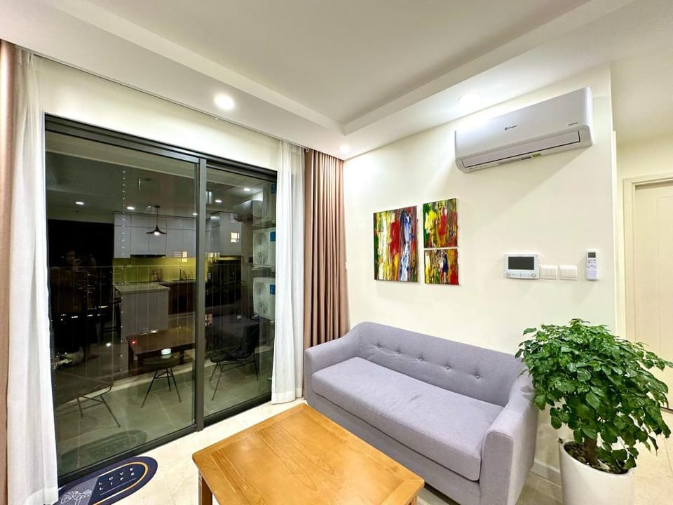 Vinhome D’capitale06/1,5Bedrooms/Lakeside/HighRise Apartment in Laos