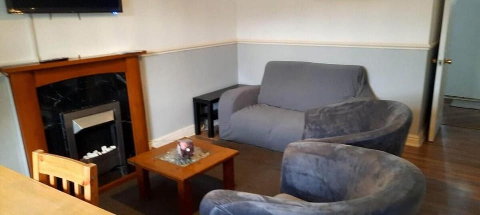 Classic 2 Bedroom Apartment close town Centre Apartment in Corby