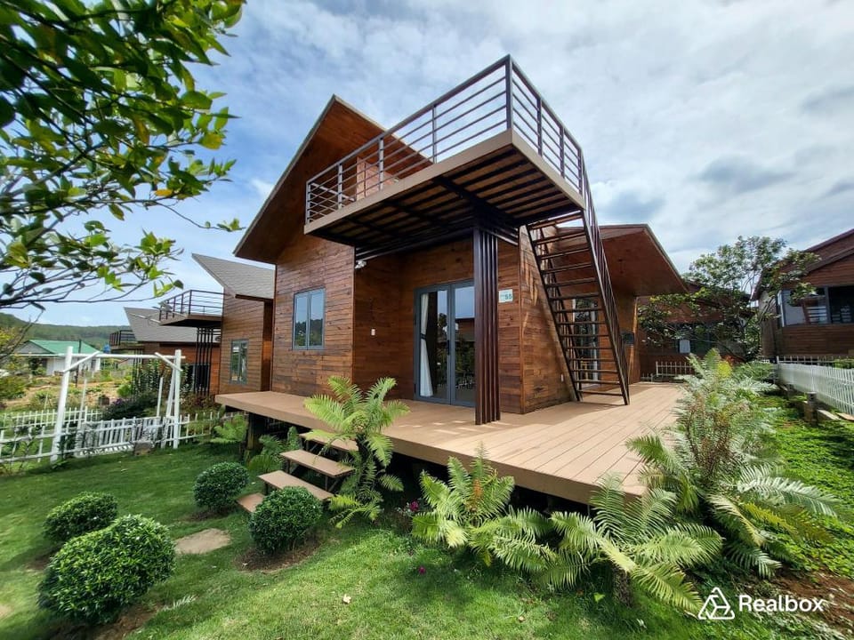 The Pine Retreat Villa in Lâm Đồng